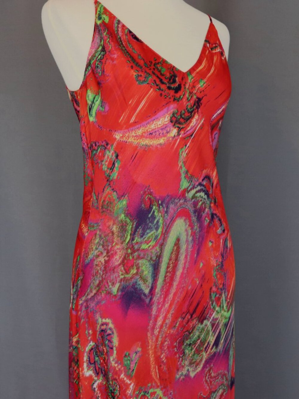 Natori Small 2 Piece Floral Robe & Night Gown Charmeuse Chemise Set Red Green - Picture 7 of 13
